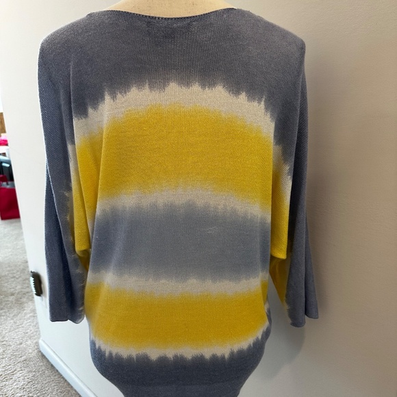Charlie B, lightweight sweater, yellow and blue, SZ Small, Like New - Picture 2 of 5